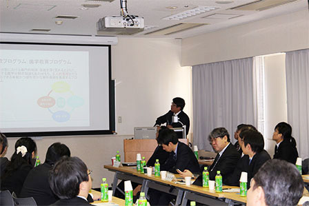 新潟大学 歯学部長 前田 健康