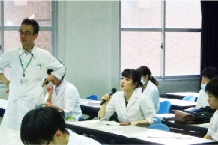 班代表者により,検討内容を紹介してもらいます