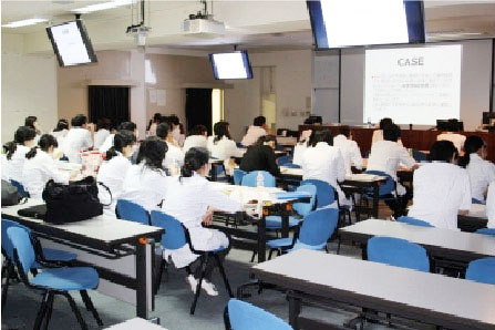 症例の概要について説明