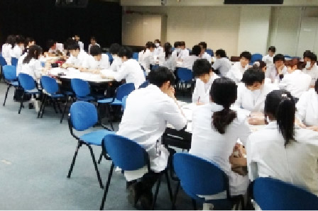 班ごとに,必要な役割や問診すべきことなどを相談しました