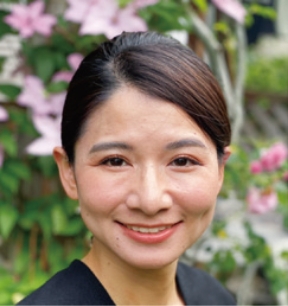安達 奈穂子