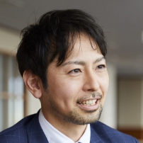 楠山 譲二