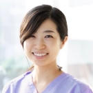 關 奈央子